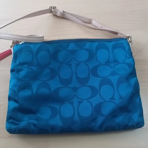 Coach Legacy Weekend Signature Hippie nylon Light Blue🩵teal F24861 1941 Colorb - Picture 6 of 10